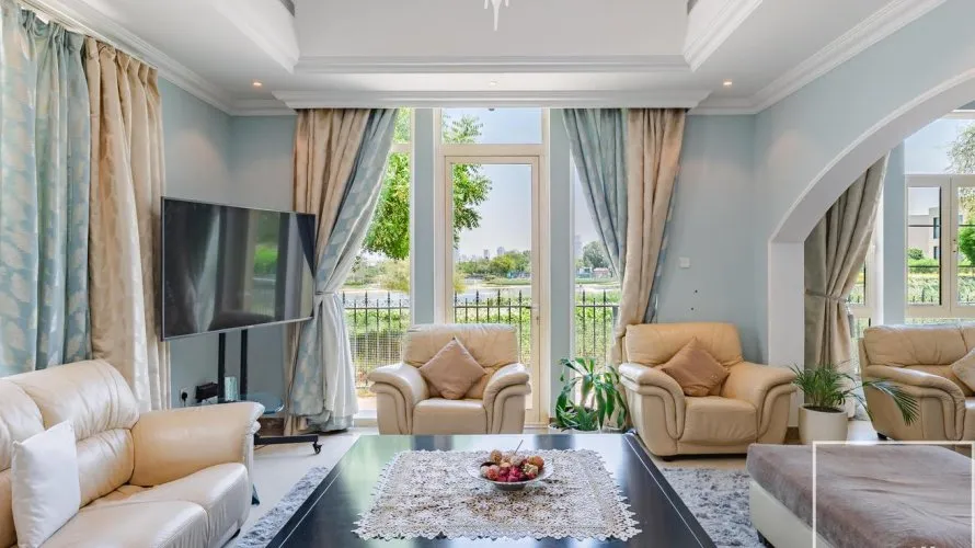 Villa de 4 chambres à Jumeirah Islands, UAE No. 4125 № 1