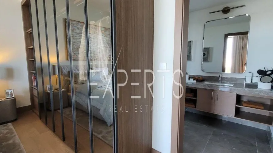 Villa de 4 chambres à Abu Dhabi, UAE No. 4278 № 1