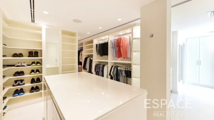 Вилла с 4 спальнями в  Jumeirah Islands, Дубай, ОАЭ №1045 № 9