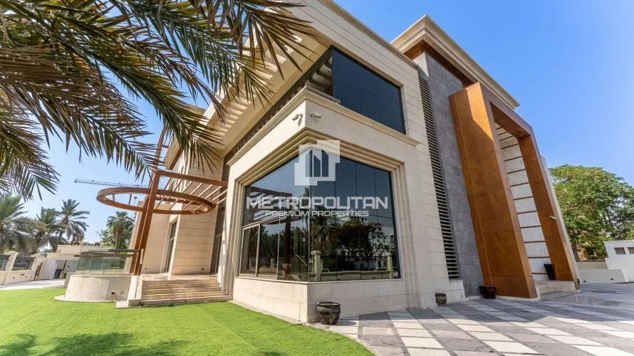 Вилла с 6 спальнями в  Emirates Hills, Дубай, ОАЭ №667 № 1