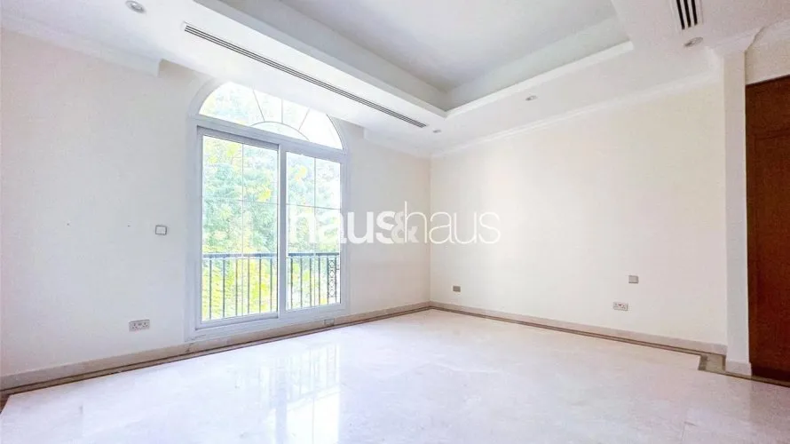 Вилла с 6 спальнями в  Emirates Hills, Дубай, ОАЭ №801 № 16