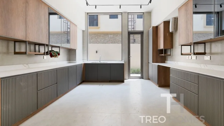 Вилла с 6 спальнями в  Jumeirah Park, Дубай, ОАЭ №643 № 12