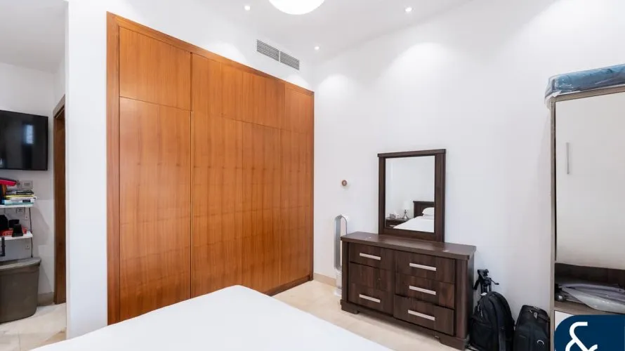 Вилла с 4 спальнями в  Jumeirah Park Homes, Jumeirah Park, Дубай, ОАЭ №1369 № 13