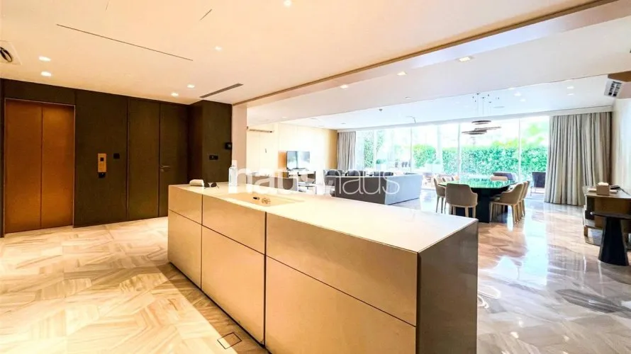 Вилла с 5 спальнями в  FIVE Palm Jumeirah, Пальма Джумейра, Дубай, ОАЭ №828 № 3