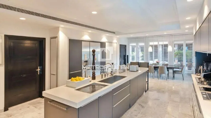 Вилла с 5 спальнями в  Signature Villas, Пальма Джумейра, Дубай, ОАЭ №410 № 4