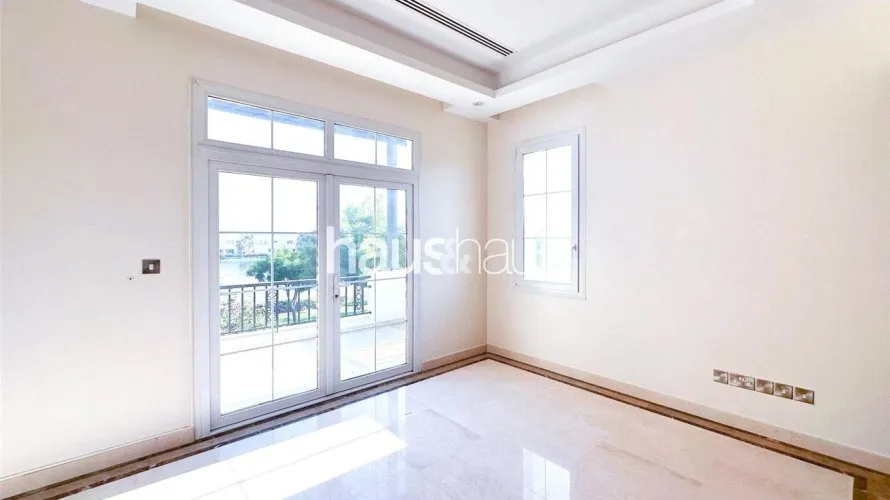 Вилла с 6 спальнями в  Emirates Hills, Дубай, ОАЭ №801 № 23