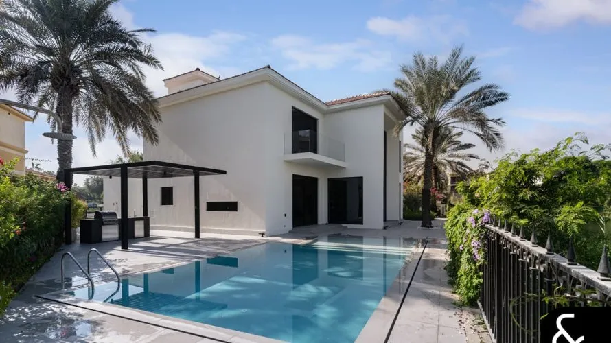 Вилла с 4 спальнями в  Jumeirah Islands, Дубай, ОАЭ №1545 № 1