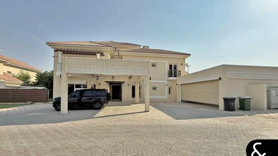 Вилла с 6 спальнями в  Dubai Land, Дубай, ОАЭ №1606 № 1