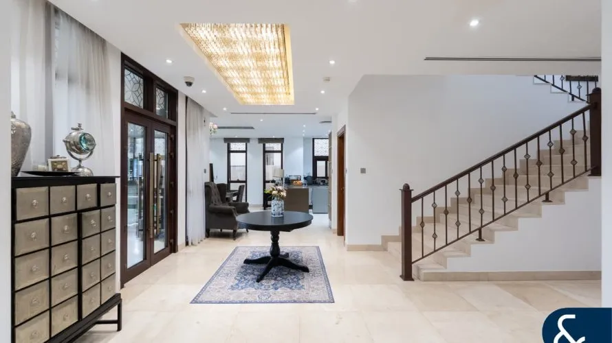 Вилла с 4 спальнями в  Jumeirah Park Homes, Jumeirah Park, Дубай, ОАЭ №1369 № 1