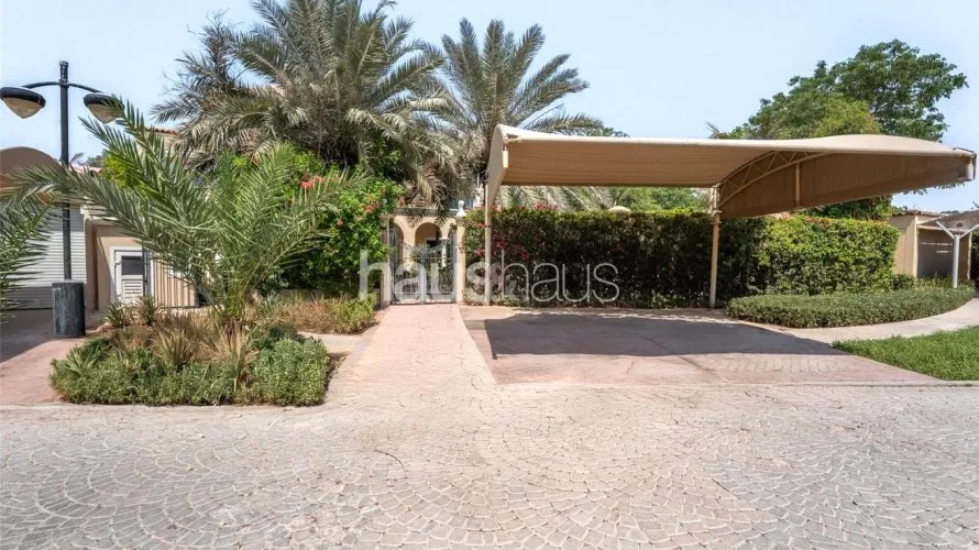 Вилла с 6 спальнями в Дубай Инвестмент Парк, Дубай, ОАЭ №2218