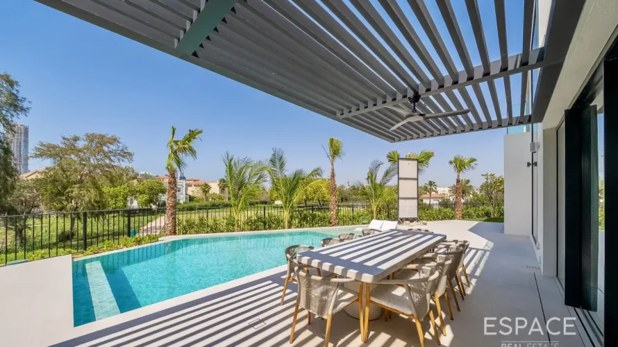Вилла с 5 спальнями в Jumeirah Islands, Дубай, ОАЭ №2968 № 1