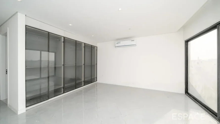 Вилла с 6 спальнями в Jumeirah Park, Дубай, ОАЭ №3009
