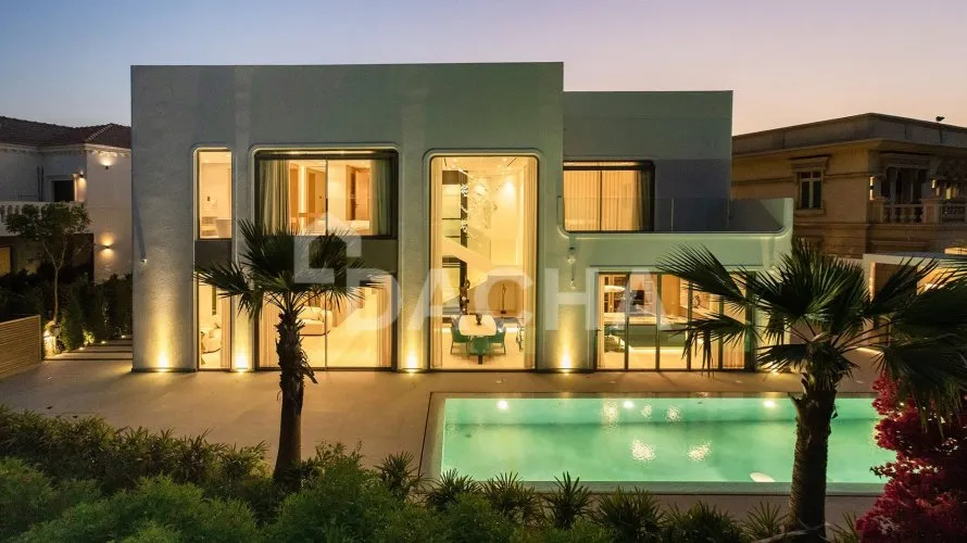 Вилла с 5 спальнями в Jumeirah Islands, Дубай, ОАЭ №3848