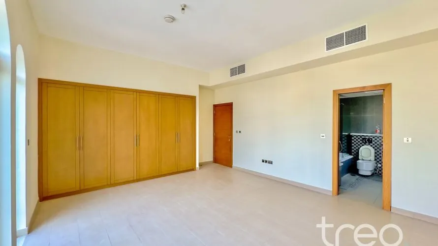 Вилла с 4 спальнями в Legacy, Jumeirah Park, Дубай, ОАЭ №3665 № 9