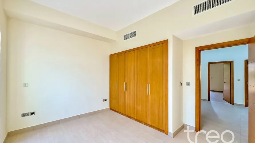Вилла с 4 спальнями в Legacy, Jumeirah Park, Дубай, ОАЭ №3665 № 7