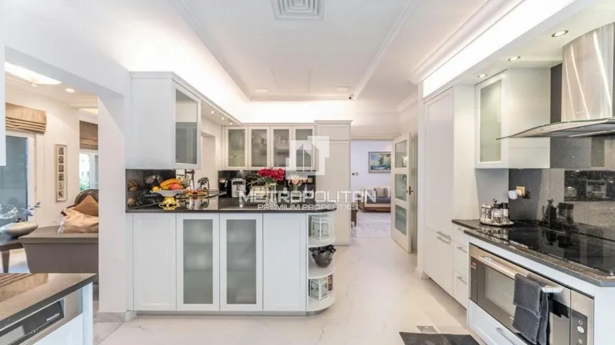 3 bedrooms villa for sale , Palm Jumeirah, Dubai, UAE No. 663 № 6