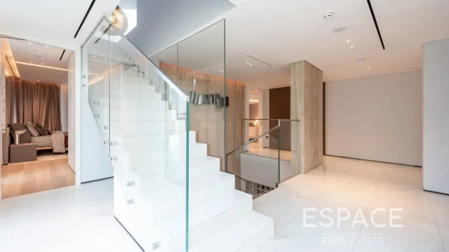 5 bedrooms villa for sale , Palm Jumeirah, Dubai, UAE No. 1057 № 8