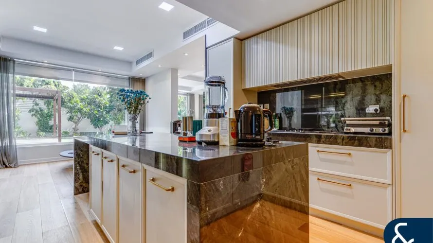 5 bedrooms villa for sale , Meadows, Dubai, UAE No. 1321 № 7