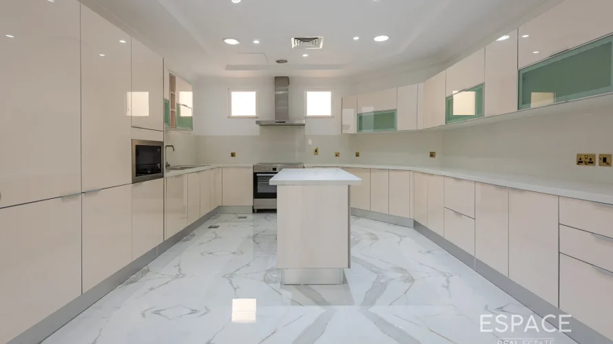 6 bedrooms villa for sale , Palm Jumeirah, Dubai, UAE No. 1202 № 4