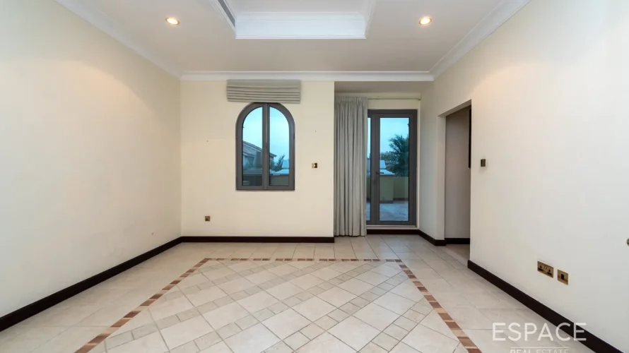 4 bedrooms villa for sale , Palm Jumeirah, Dubai, UAE No. 1019 № 2