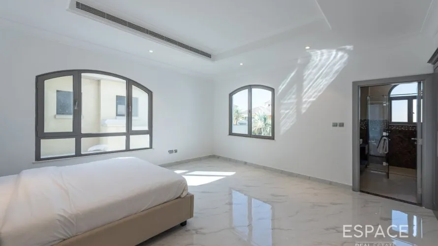 4 bedrooms villa for sale , Palm Jumeirah, Dubai, UAE No. 1041 № 13