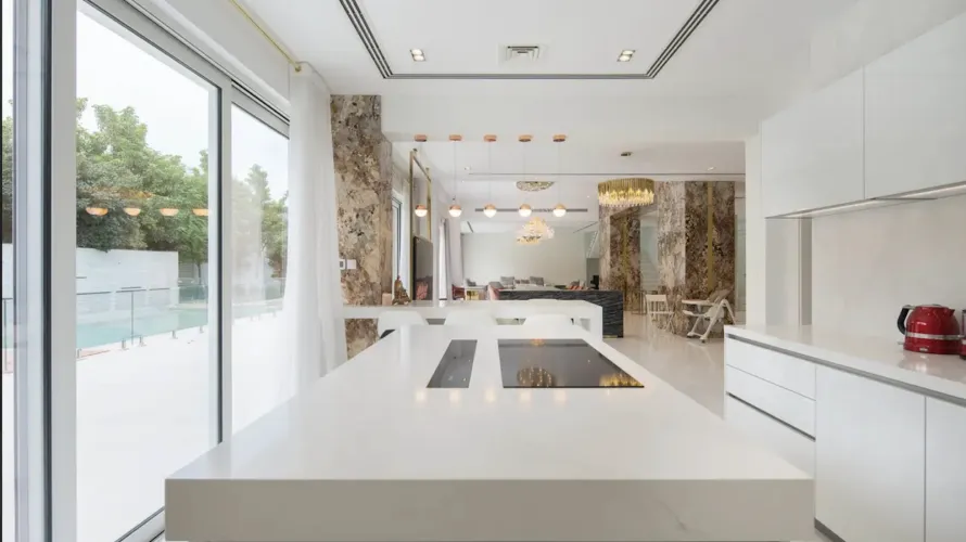 5 bedrooms villa for sale, Dubai, UAE No. 359 № 2