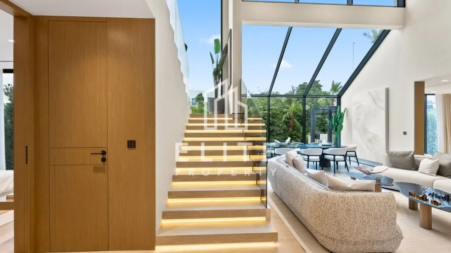 5 bedrooms villa for sale , Dubai, UAE No. 1506 № 11