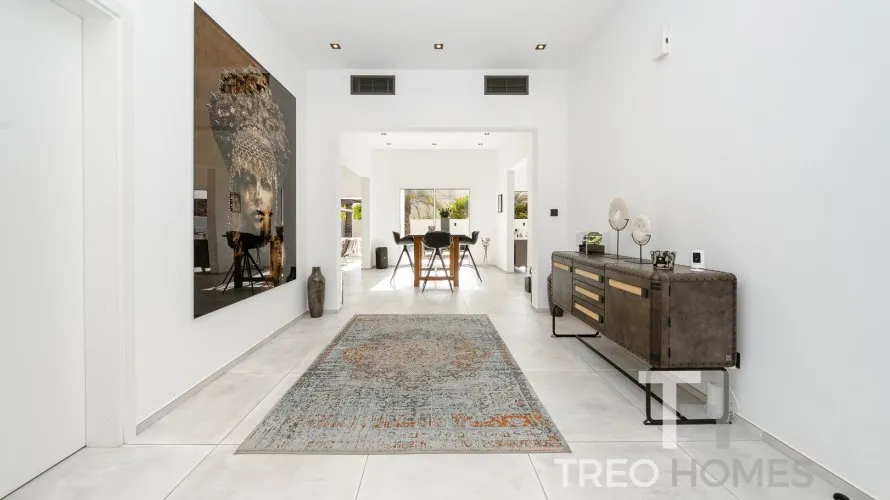 4 bedrooms villa for sale , Meadows, Dubai, UAE No. 688 № 1