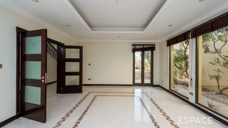 4 bedrooms villa for sale , Palm Jumeirah, Dubai, UAE No. 1037 № 3