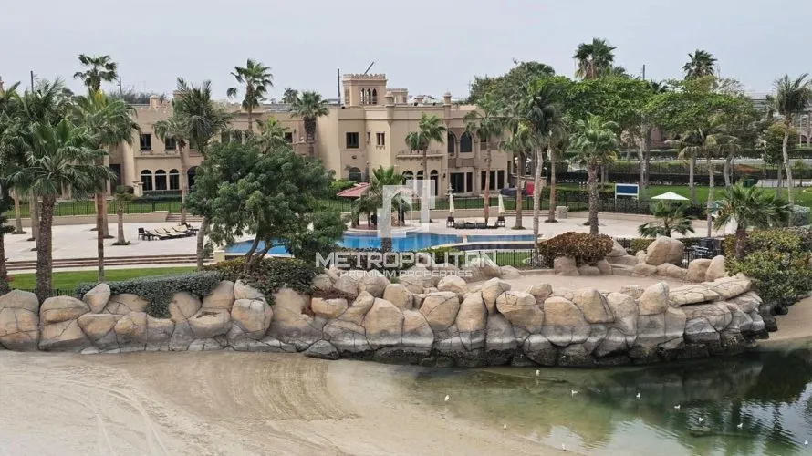 3 bedrooms villa for sale , Palm Jumeirah, Dubai, UAE No. 663 № 18