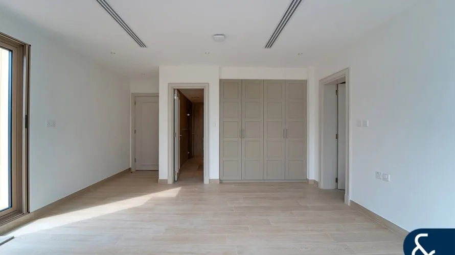 5 bedrooms villa for sale , Victory Heights, Dubai Sports City, Dubai, UAE No. 1368 № 12