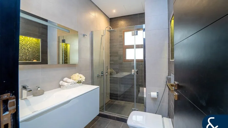 5 bedrooms villa for sale , Jumeirah Golf Estates, Dubai, UAE No. 1547 № 21