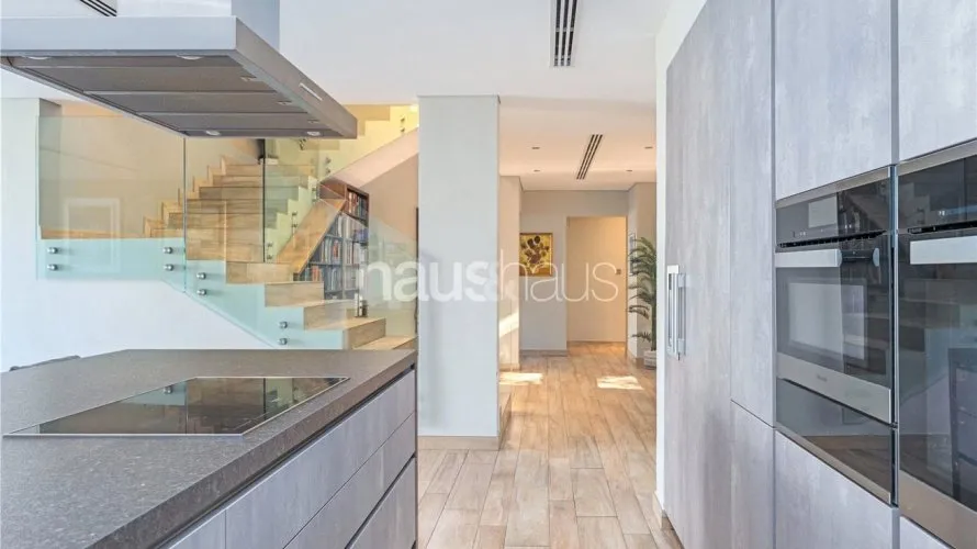 5 bedrooms villa for sale , Dubai Sports City, Dubai, UAE No. 787 № 4