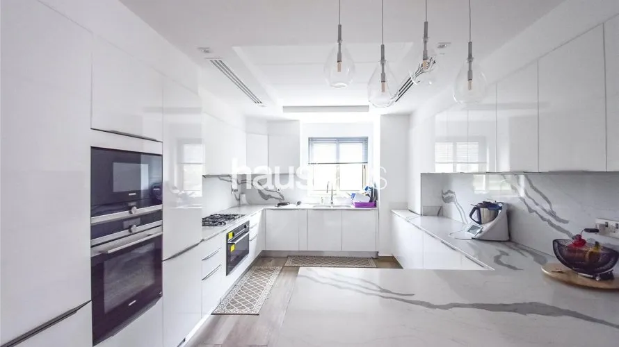 4 bedrooms villa for sale , Jumeirah Islands, Dubai, UAE No. 783