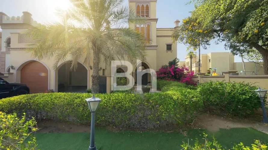 4 bedrooms villa for sale , Palm Jumeirah, Dubai, UAE No. 970 № 1