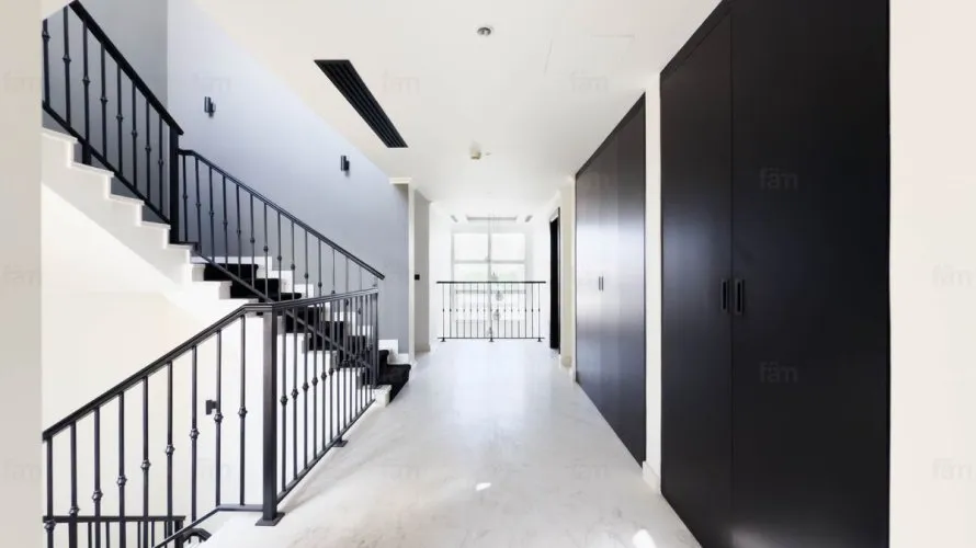 6 bedrooms villa for sale , Dubai, UAE No. 1561 № 19