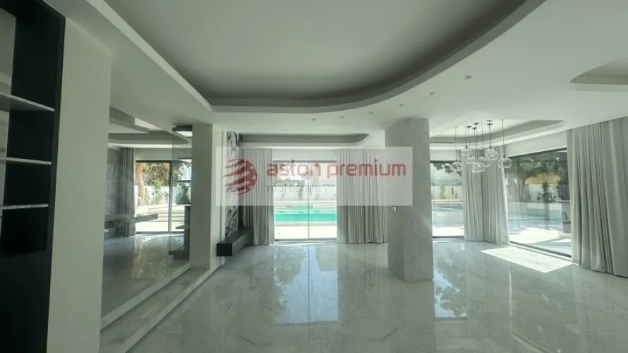 5 bedrooms villa for sale , Meadows, Dubai, UAE No. 1725