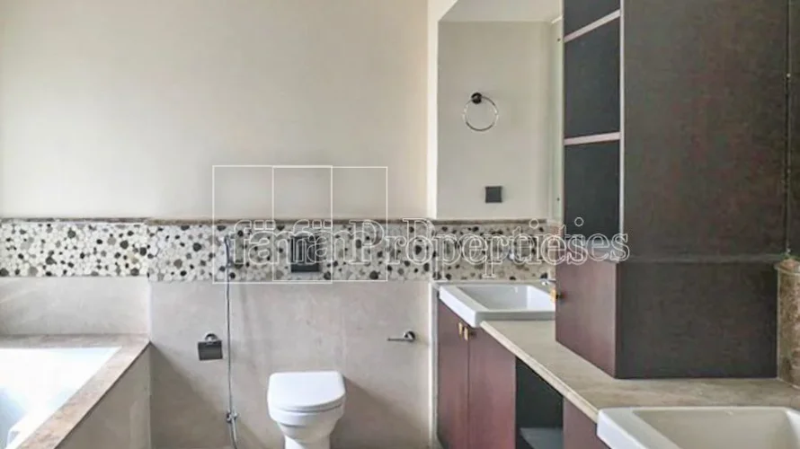 6 bedrooms villa for sale , Dubai, UAE No. 304 № 9