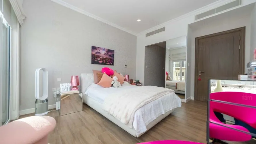 3 bedrooms villa for sale , Dubai, UAE No. 1072 № 18