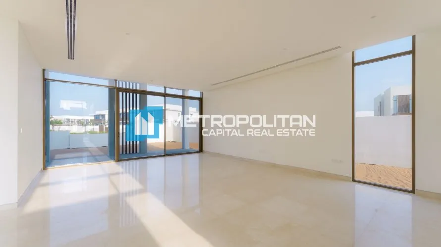 5 bedrooms villa for sale , Abu Dhabi, UAE No. 1659 № 2