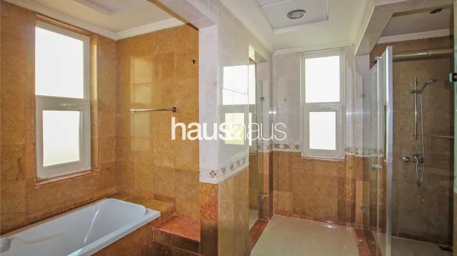 6 bedrooms villa for sale , Dubai Sports City, Dubai, UAE No. 782 № 9