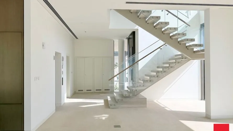 4 bedrooms villa for sale , Dubai, UAE No. 702 № 11