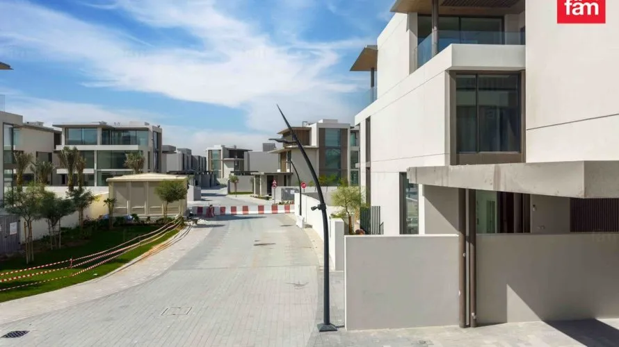 5 bedrooms villa for sale , Dubai, UAE No. 1137 № 1