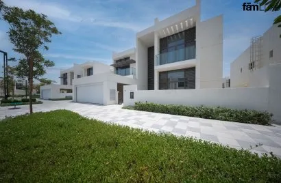 5 bedrooms villa for sale , Dubai, UAE No. 859