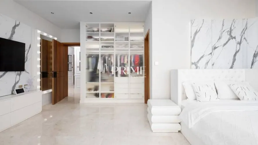 6 bedrooms villa for sale , Jumeirah Park, Dubai, UAE No. 950 № 4