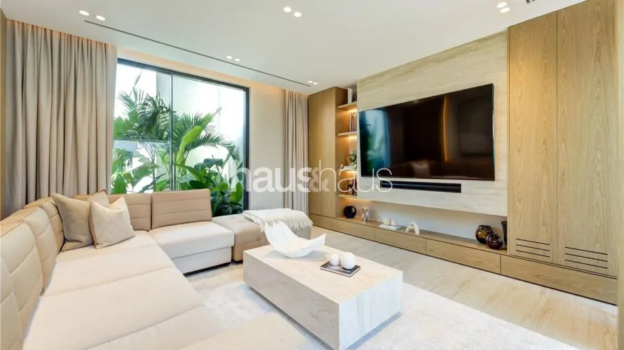 5 bedrooms villa for sale , Jumeirah Islands, Dubai, UAE No. 785 № 4