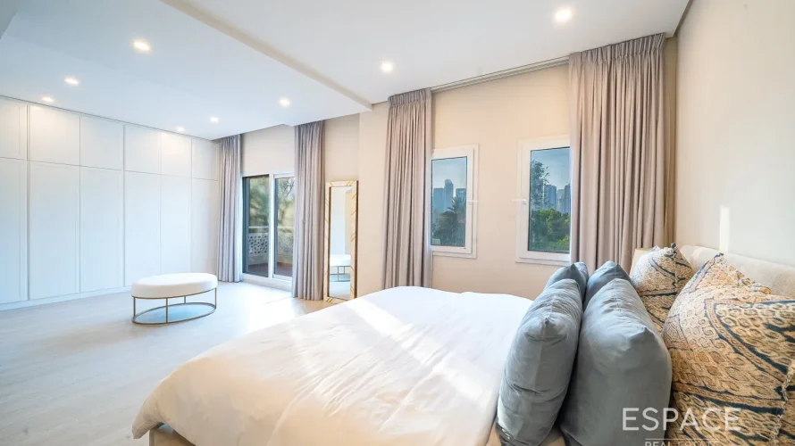 6 bedrooms villa for sale , Meadows, Dubai, UAE No. 1022 № 8