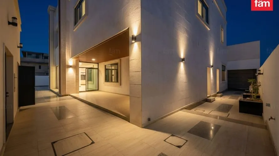 6 bedrooms villa for sale , Dubai, UAE No. 1627 № 26