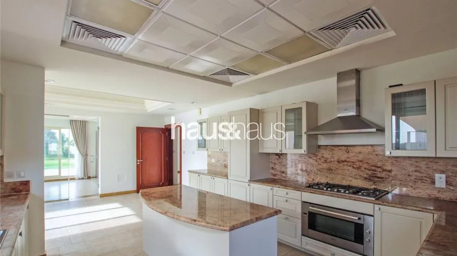 6 bedrooms villa for sale , Dubai Sports City, Dubai, UAE No. 782 № 7