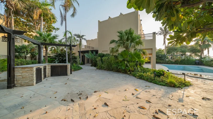 5 bedrooms villa for sale , Meadows 8, Meadows, Dubai, UAE No. 1203 № 1